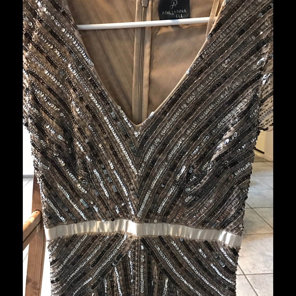 NOT FOR SALE. Details for Adrianne Papell Gown