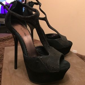 Bebe heels