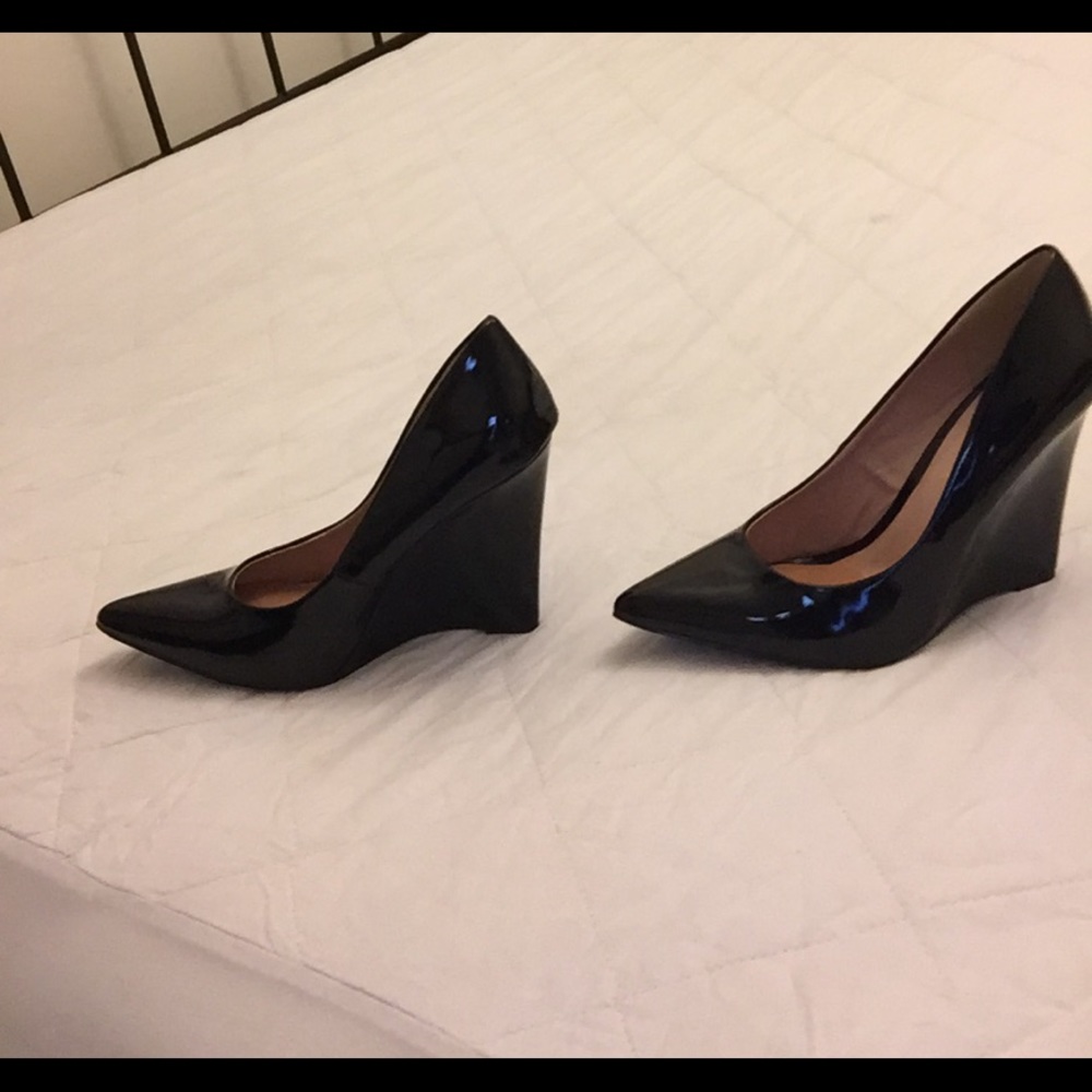 Pointed toe black patent wedges