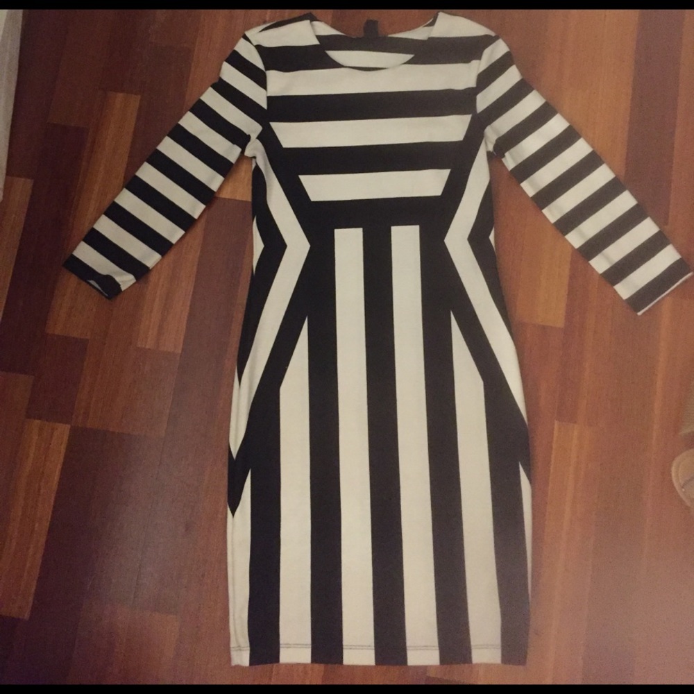 H&m striped dress size small