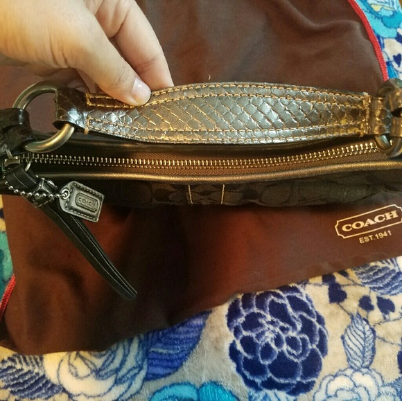 Authentic Coach bag with snakeskin handle. - Picture 2 of 6