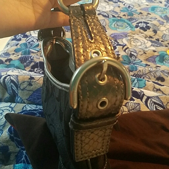 Authentic Coach bag with snakeskin handle. - Picture 4 of 6