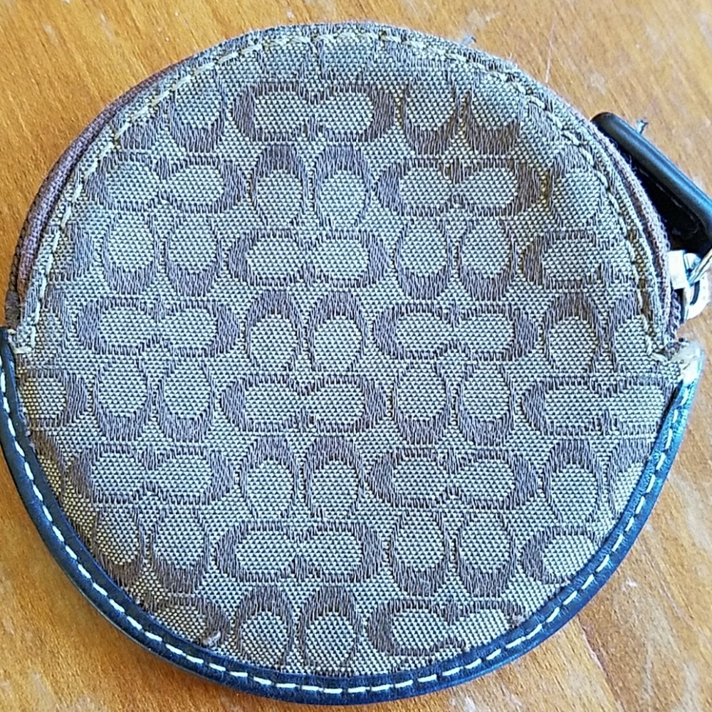 Coach Eound Coin Purse