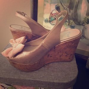 Size 8M wedges with light pink bow! Super cute!