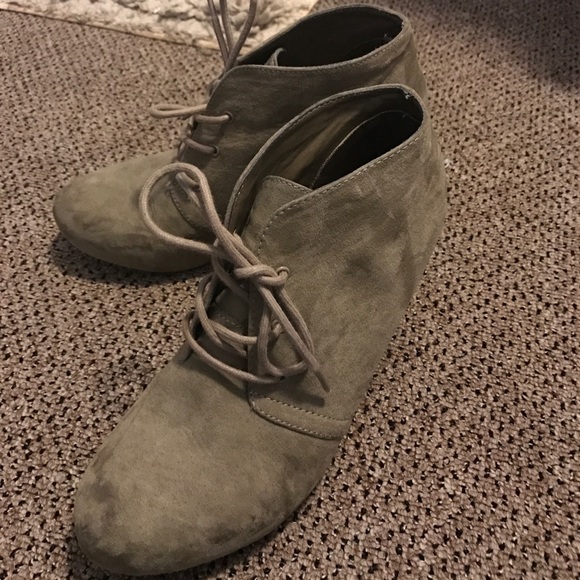 Wedged Booties | size 8 | XAPPEAL - Picture 2 of 3