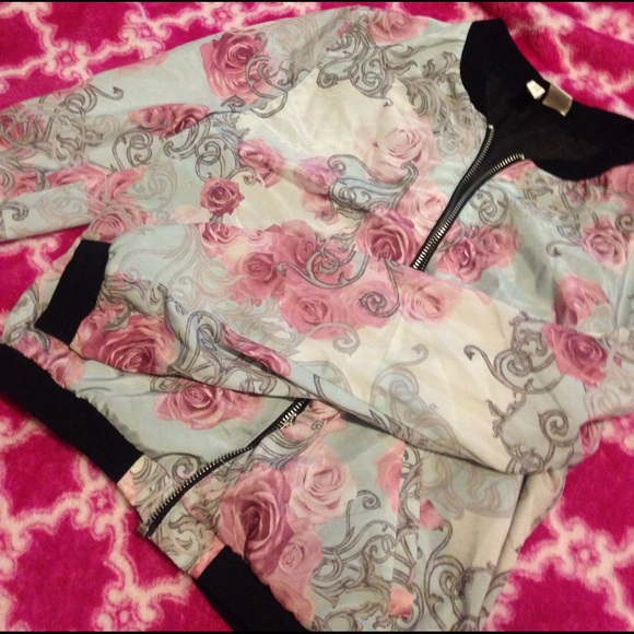 Lightweight floral pastel bomber jacket sweater - Picture 2 of 3