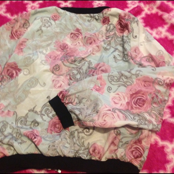 Lightweight floral pastel bomber jacket sweater - Picture 3 of 3