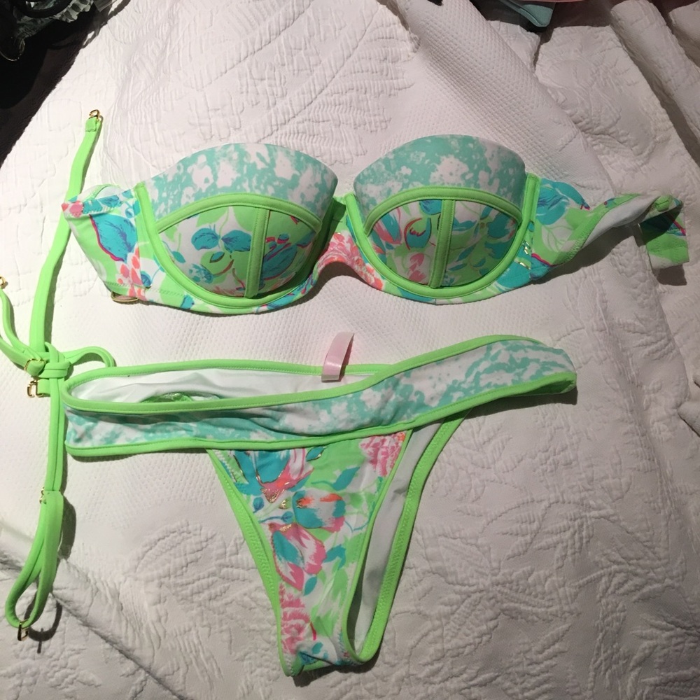 Victoria's Secret bikini set!💚💗👙