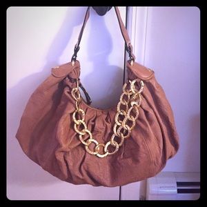 Beige juicy bag with gold accents