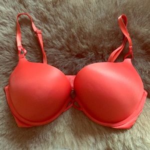 Price drop 🔥🔥🔥 Victoria's Secret Bombshell Bra