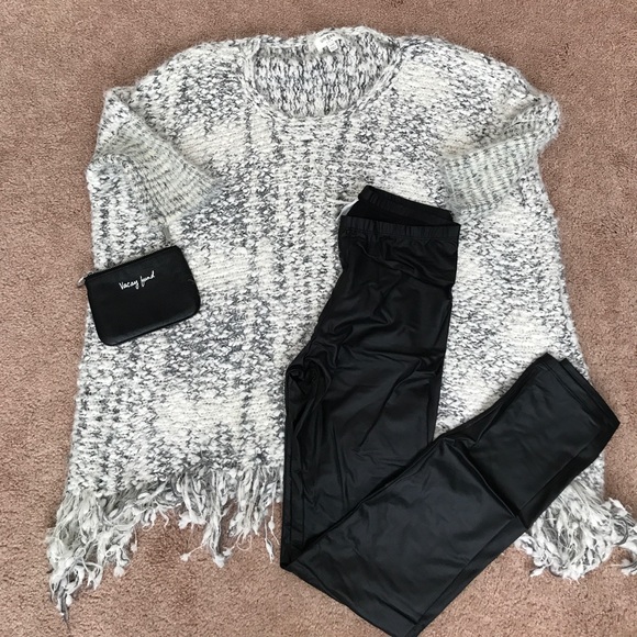 Sweaters - Oversized sweater