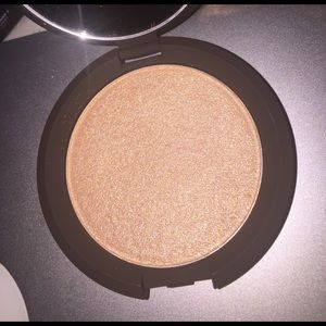 BRAND NEW Becca champagne pop