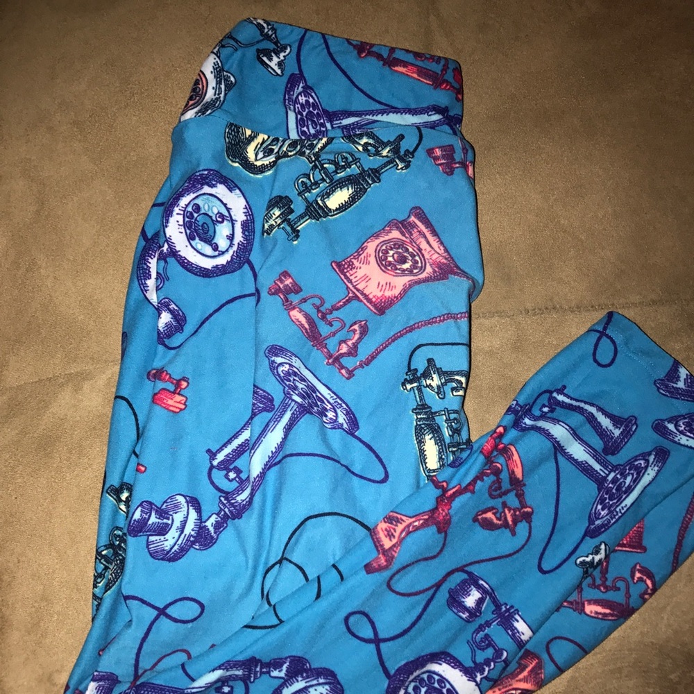 Gorgeous old Timey phone leggings