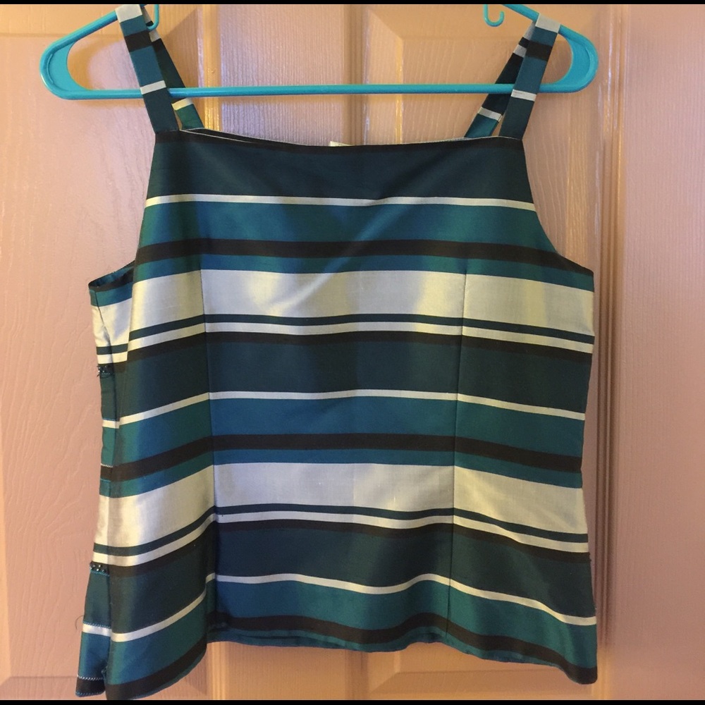 Petite Sophisticate Dressy (crop) top size 6. NWT - Picture 3 of 4