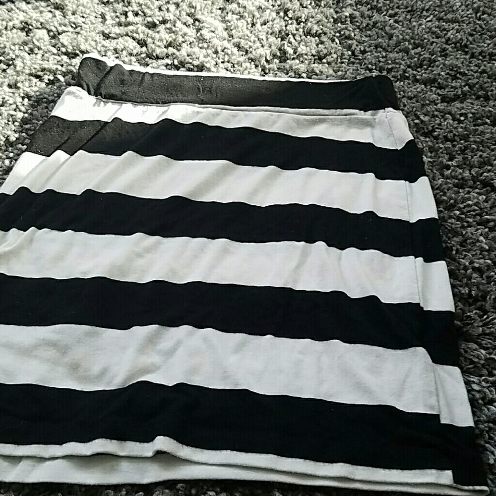 Striped mini skirt