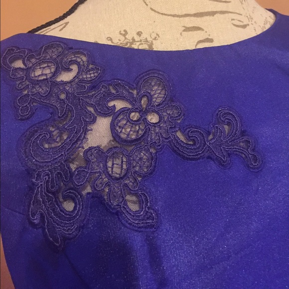 Dress - Picture 3 of 4