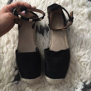 Saks Fifth Avenue (6)