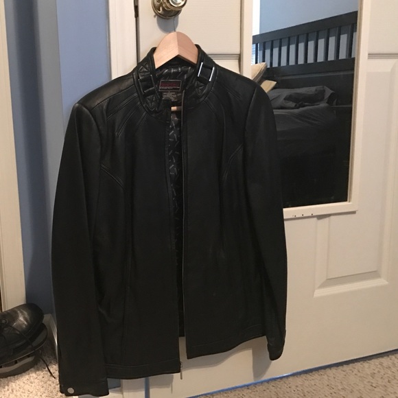 Small Bradley 100% Leather jacket. - Picture 2 of 4