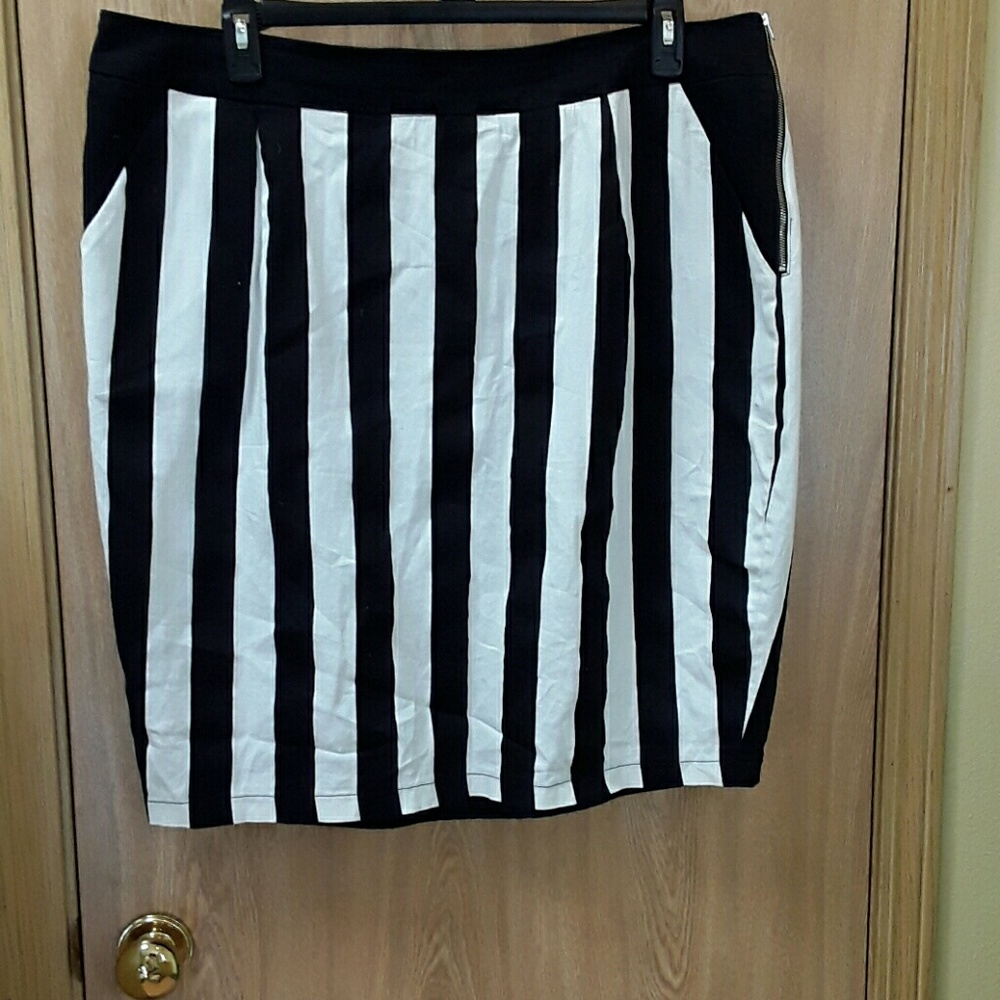 City Chic Striped Pencil Skirt