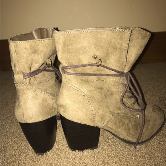 Heeled Combat Boots! - Picture 4 of 4