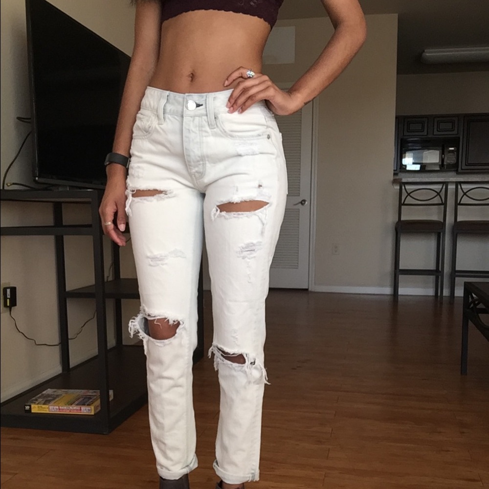 American Eagle "Tomgirl" light wash jeans! 👖