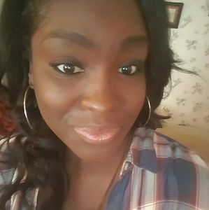 Meet your Posher, Brittney