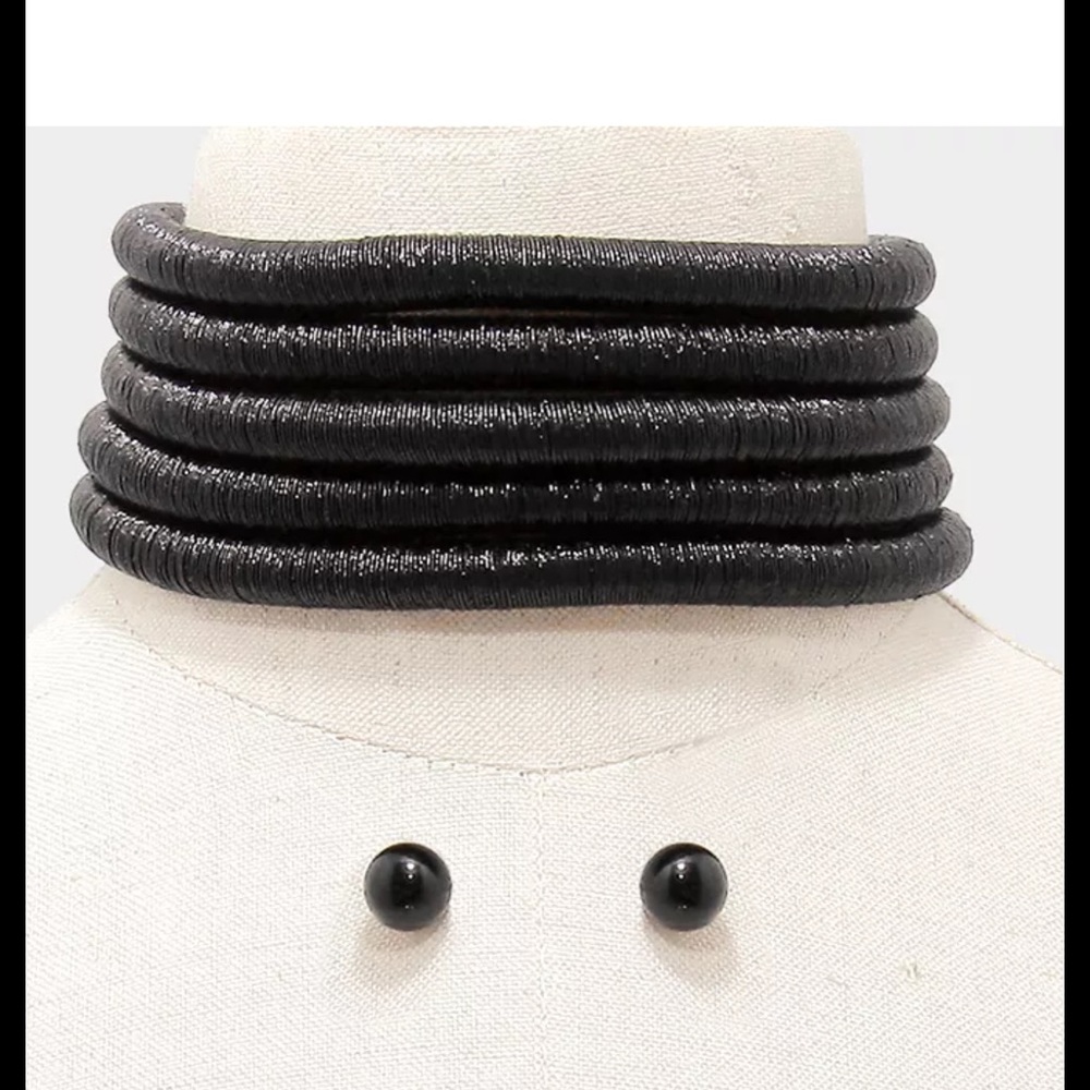 5 Cord metallic choker