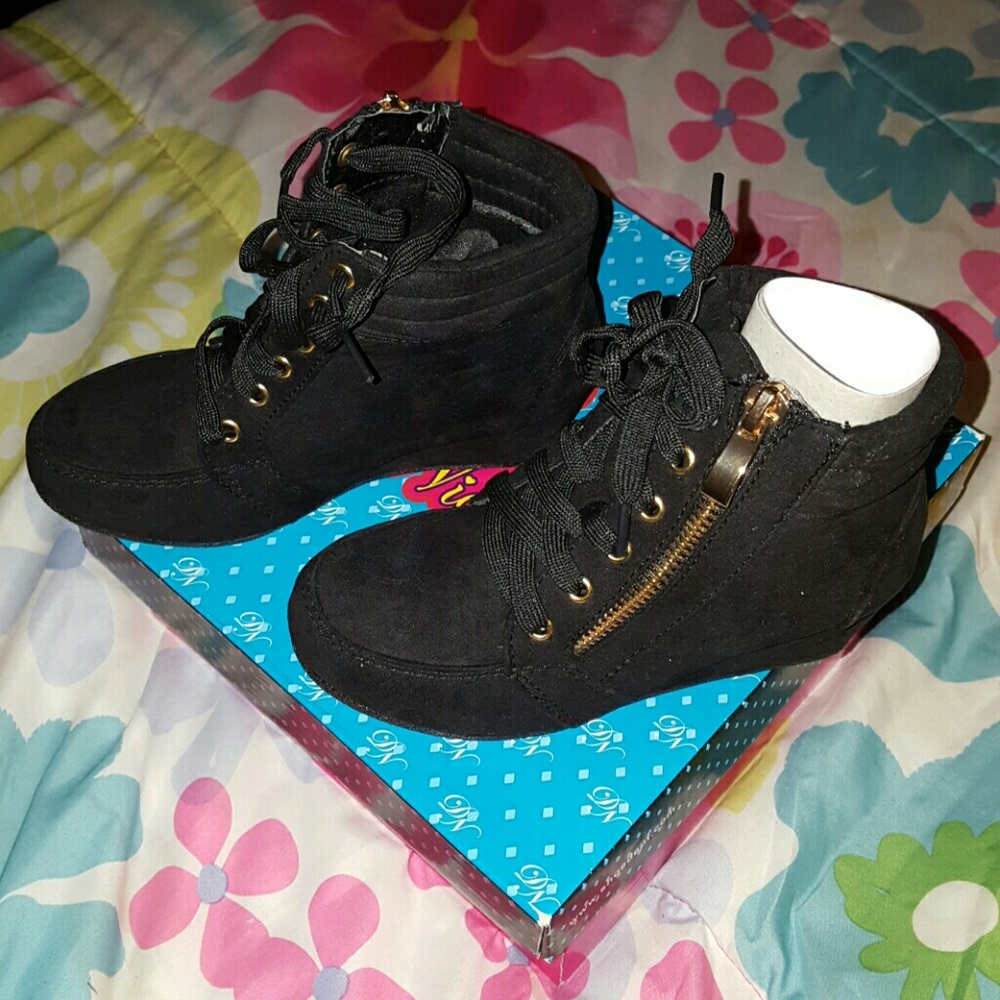 Adorable New Girls Wedge Booties