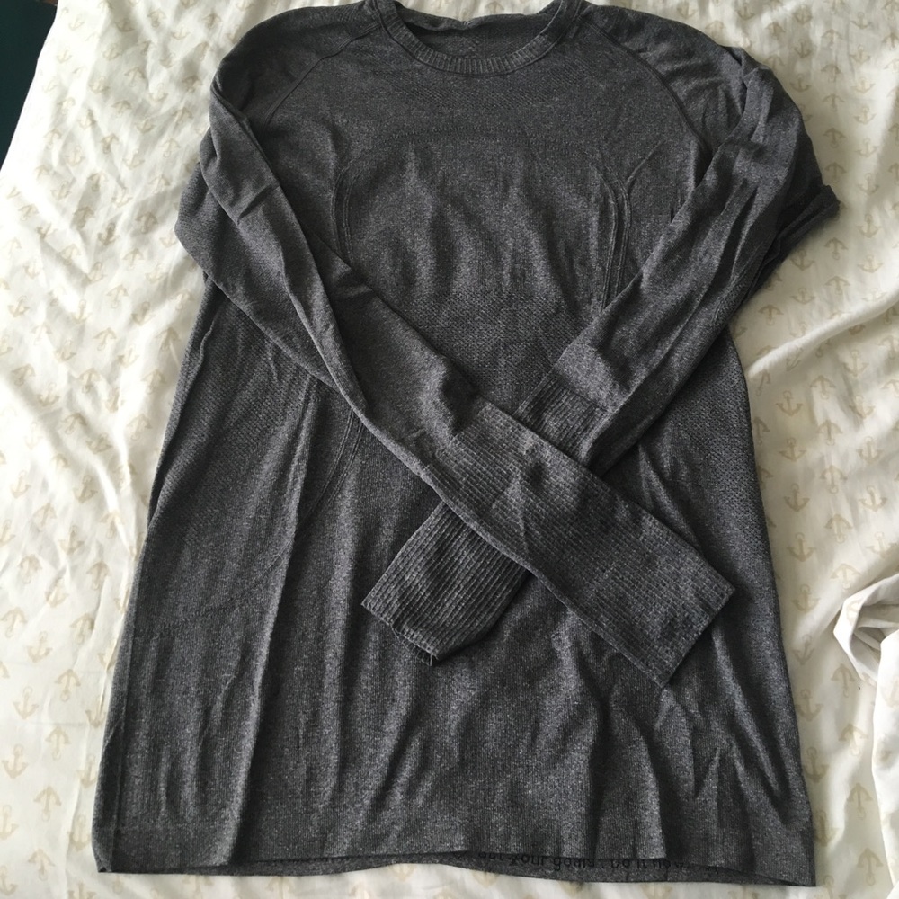 Swiftly long sleeve -lulu lemon