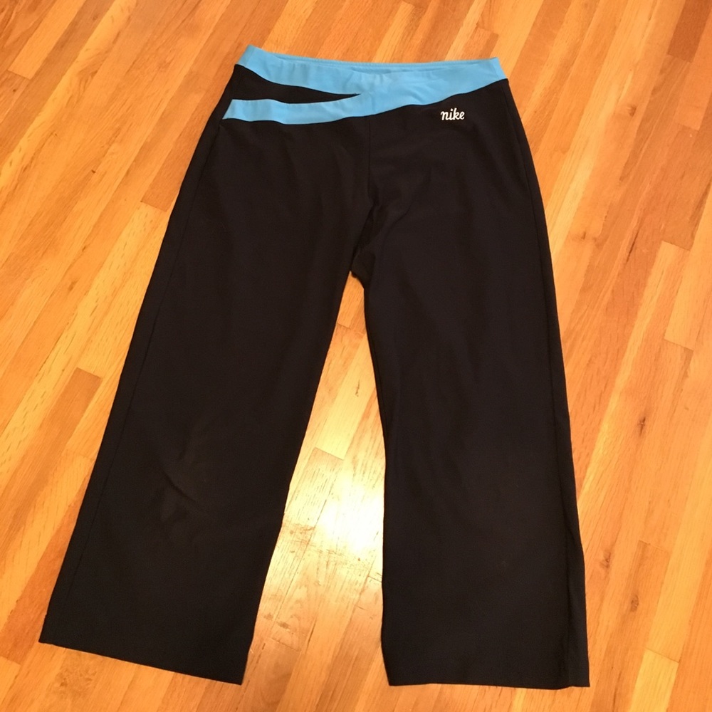 Nike fitness capris