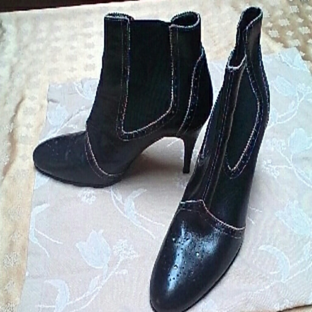 Circa Joan & David Black Leather Ankle Boots, 9M