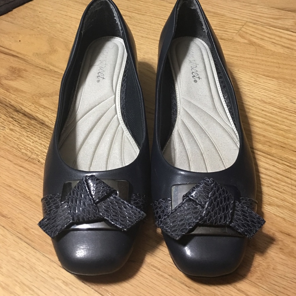 Easy Street 7.5 Women's Shoes