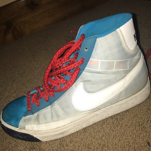 Unique Nike High Tops - Picture 3 of 3