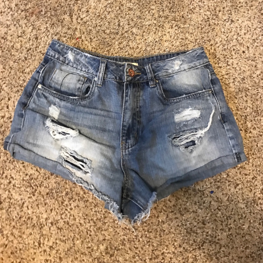Hi-waisted shorts size 9
