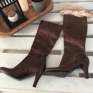 Gianni Bini knee high brown heeled boots