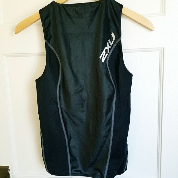 **reduced** 🏊🚴🏃 2XU Tri Top - Picture 2 of 4