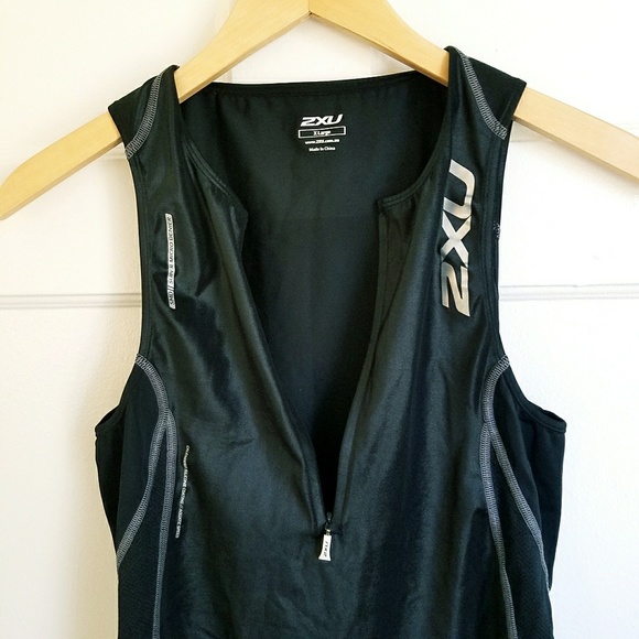 **reduced** 🏊🚴🏃 2XU Tri Top - Picture 3 of 4