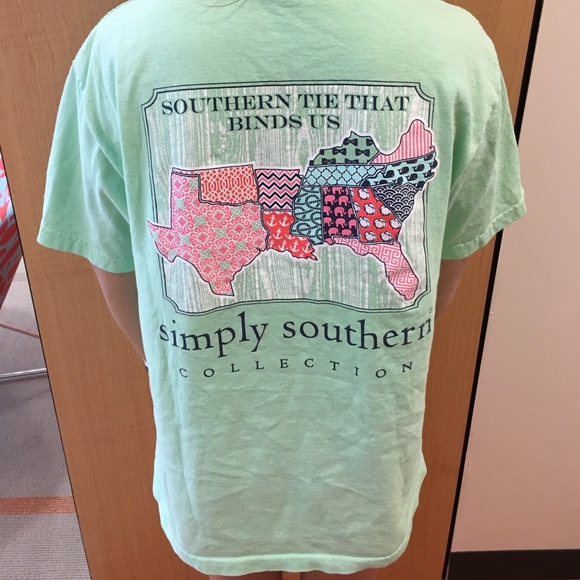 Simply Southern Size Medium Tee - Picture 2 of 2