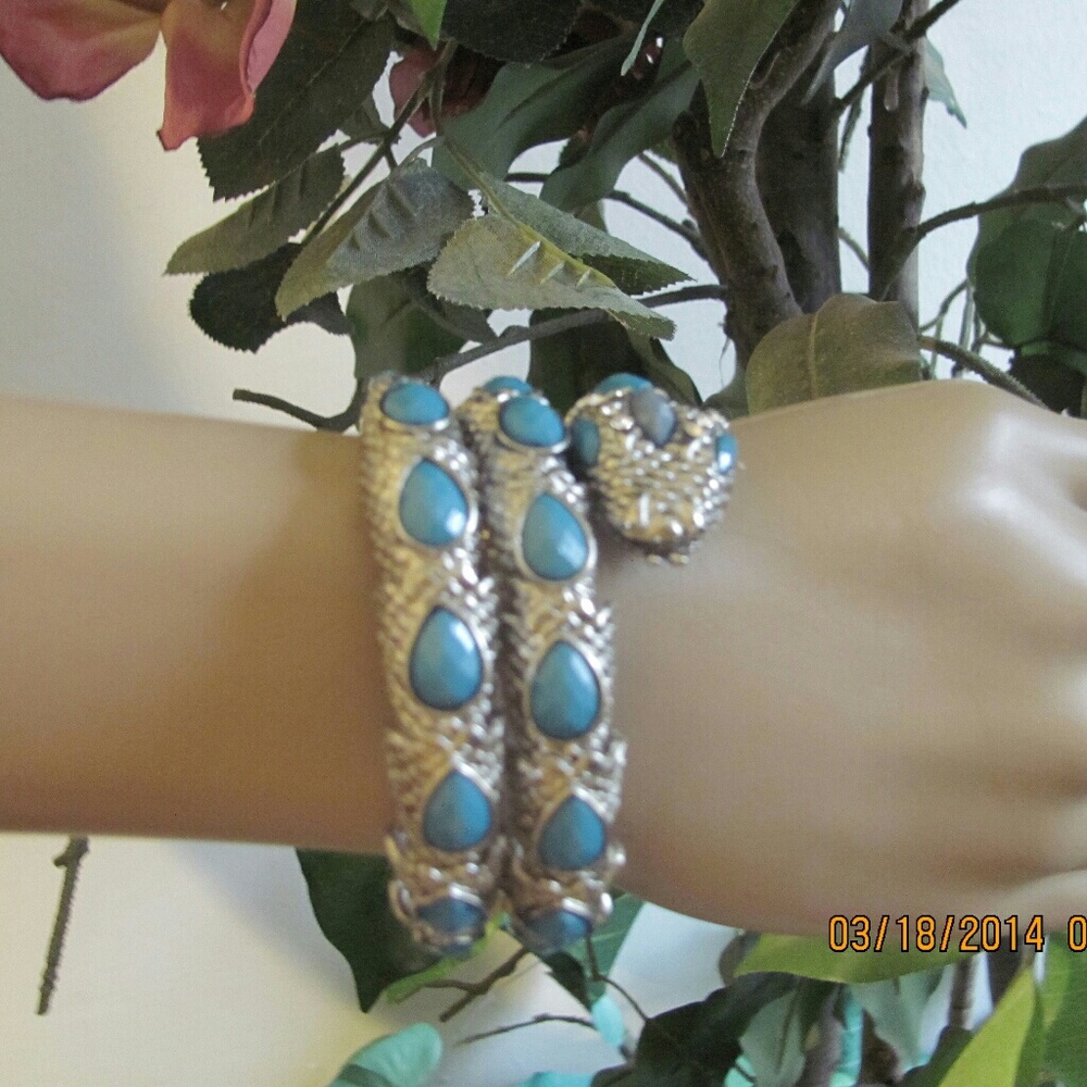 BLUE AND SILVER SNAKE BRACELET