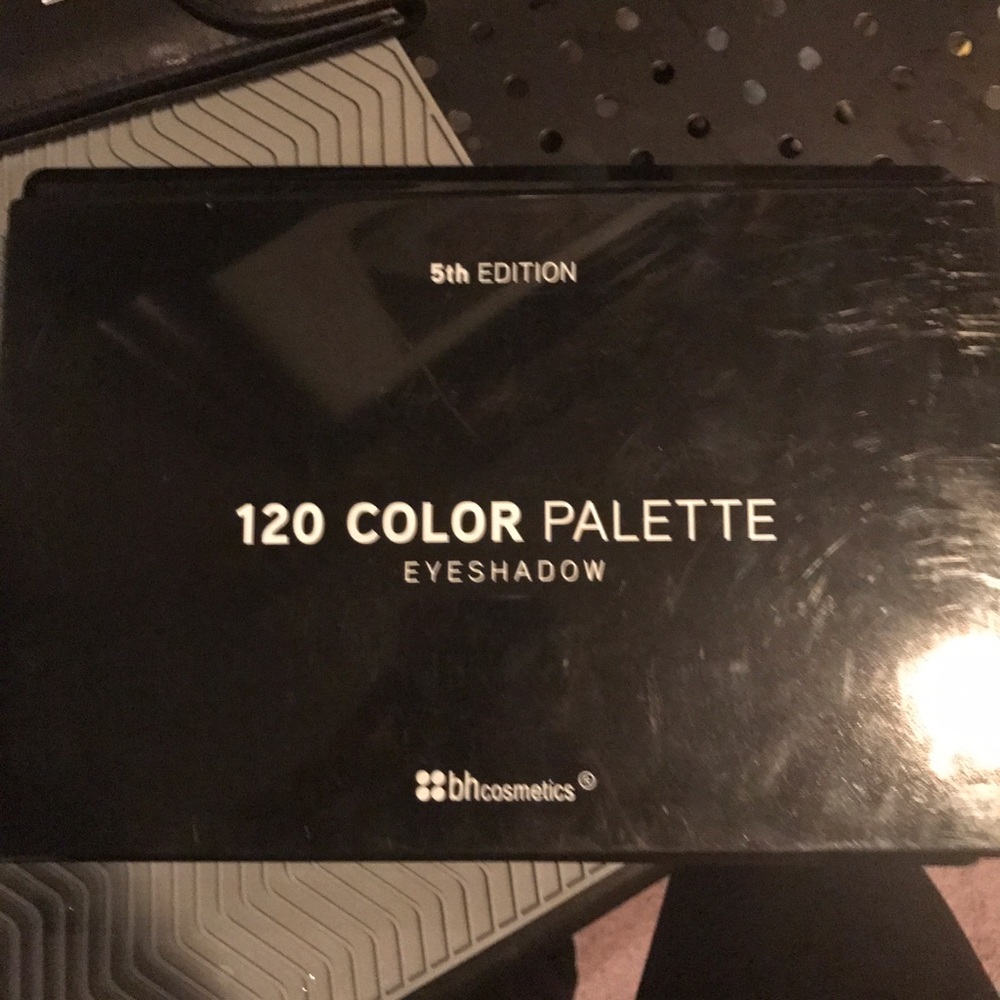 120 Color Eyeshadow Pallete