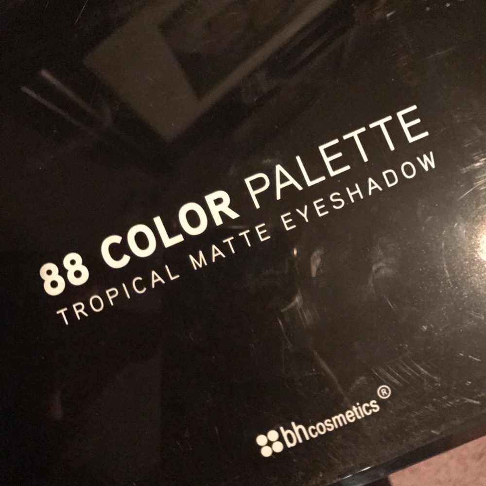 88 Color Eyeshadow Palette