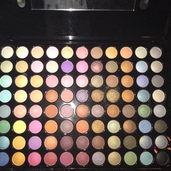 88 Color Eyeshadow Palette - Picture 2 of 2