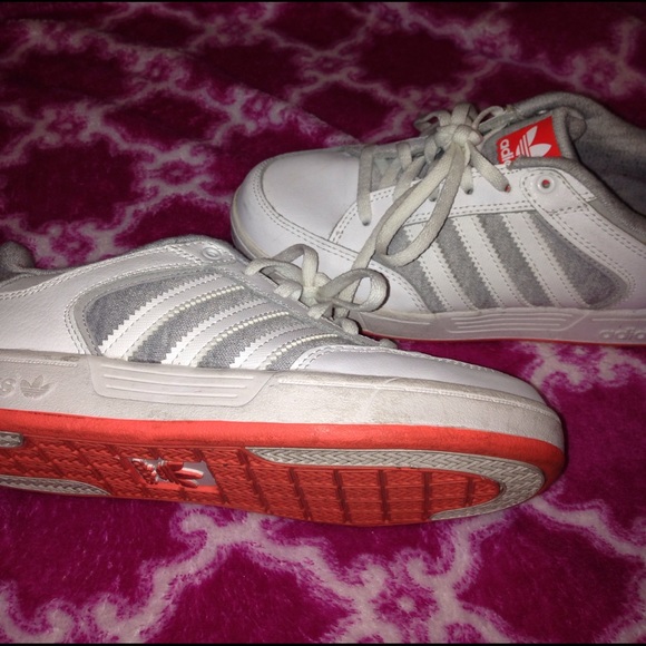 Adidas shoes - Picture 2 of 3