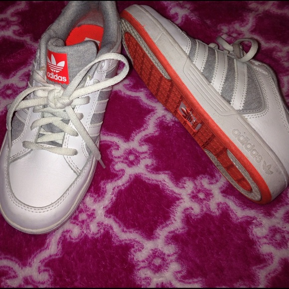 Adidas shoes - Picture 3 of 3