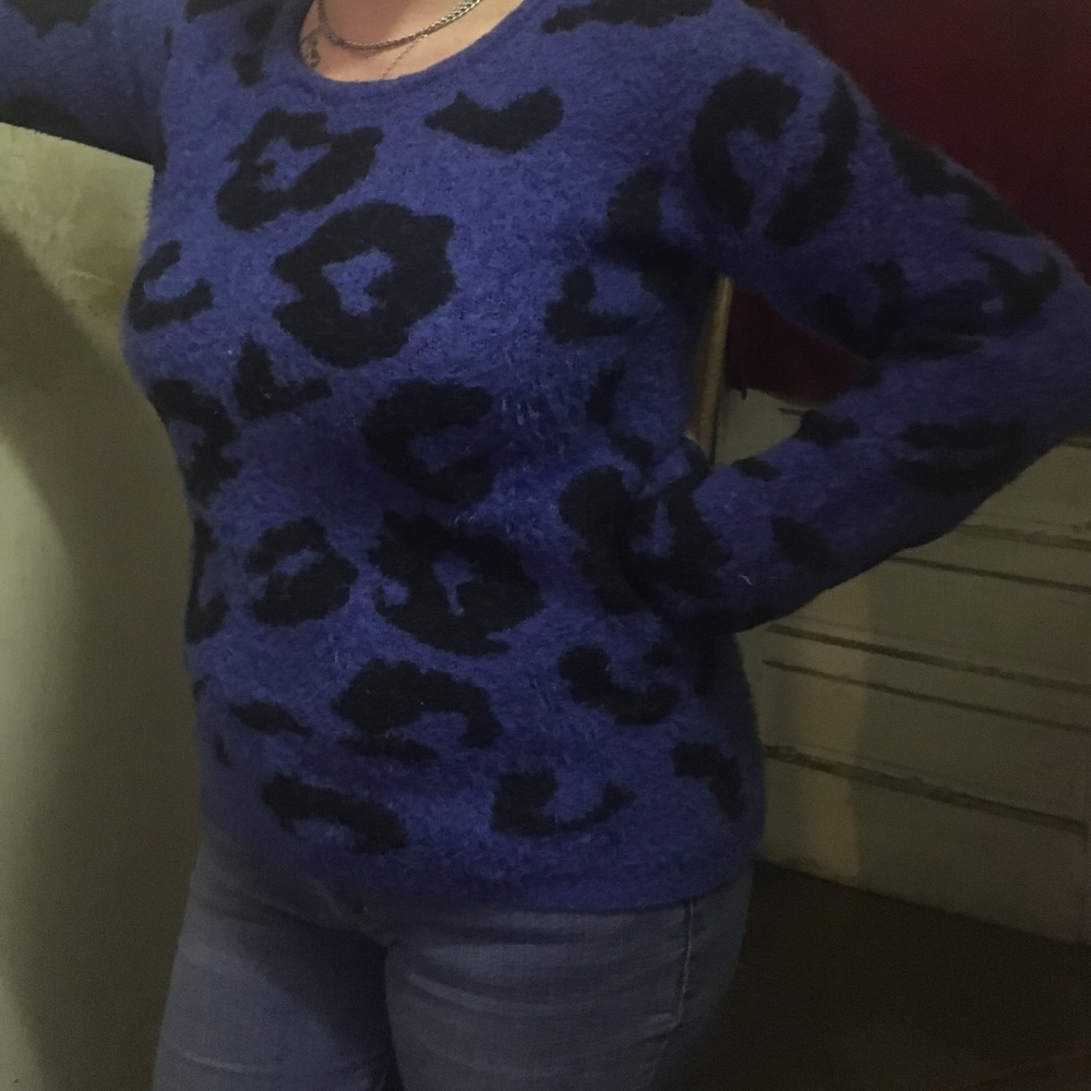 Leopard blue and Black Sweater
