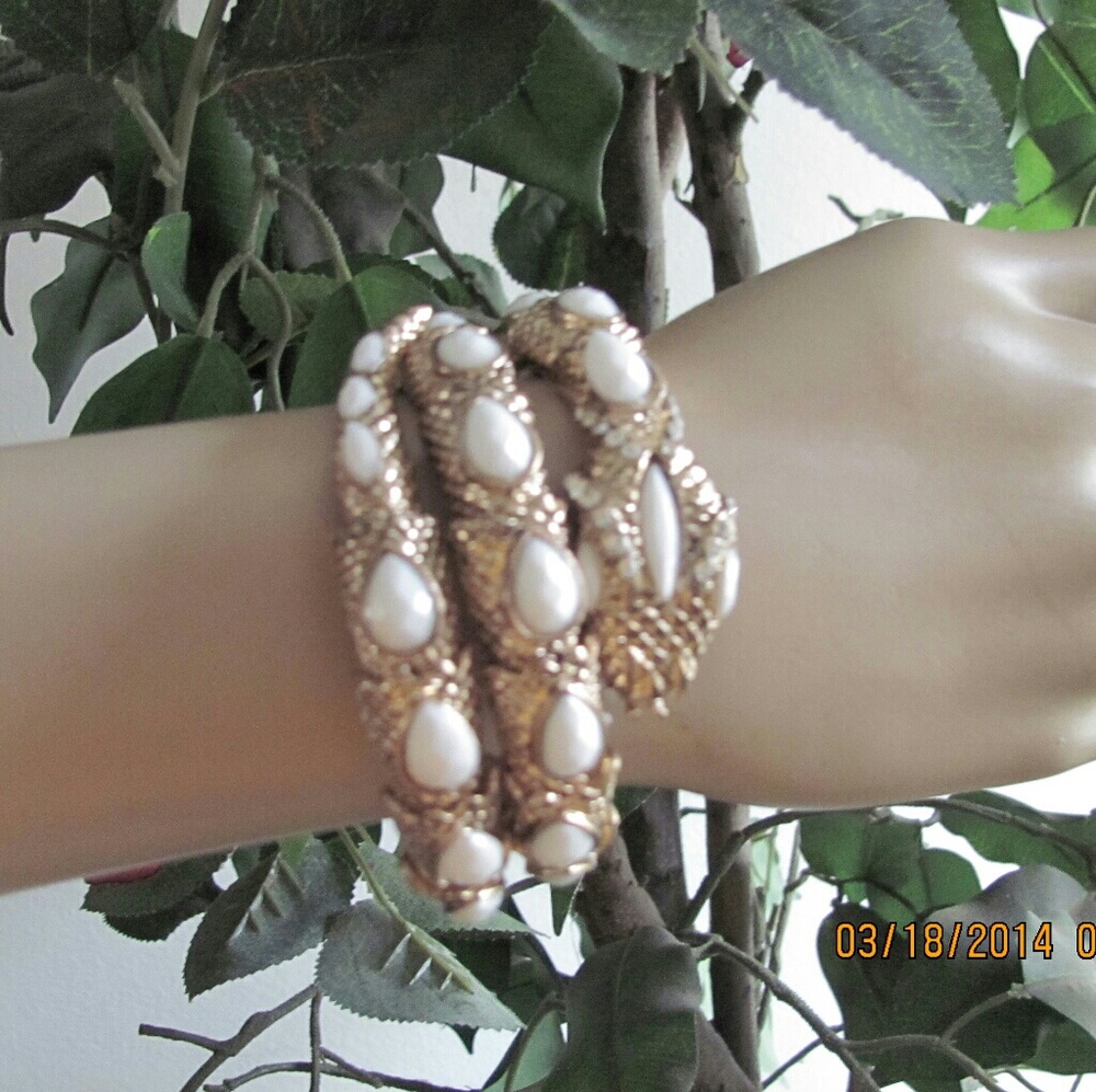 GOLD AND WHITE SNAKE BRACELET