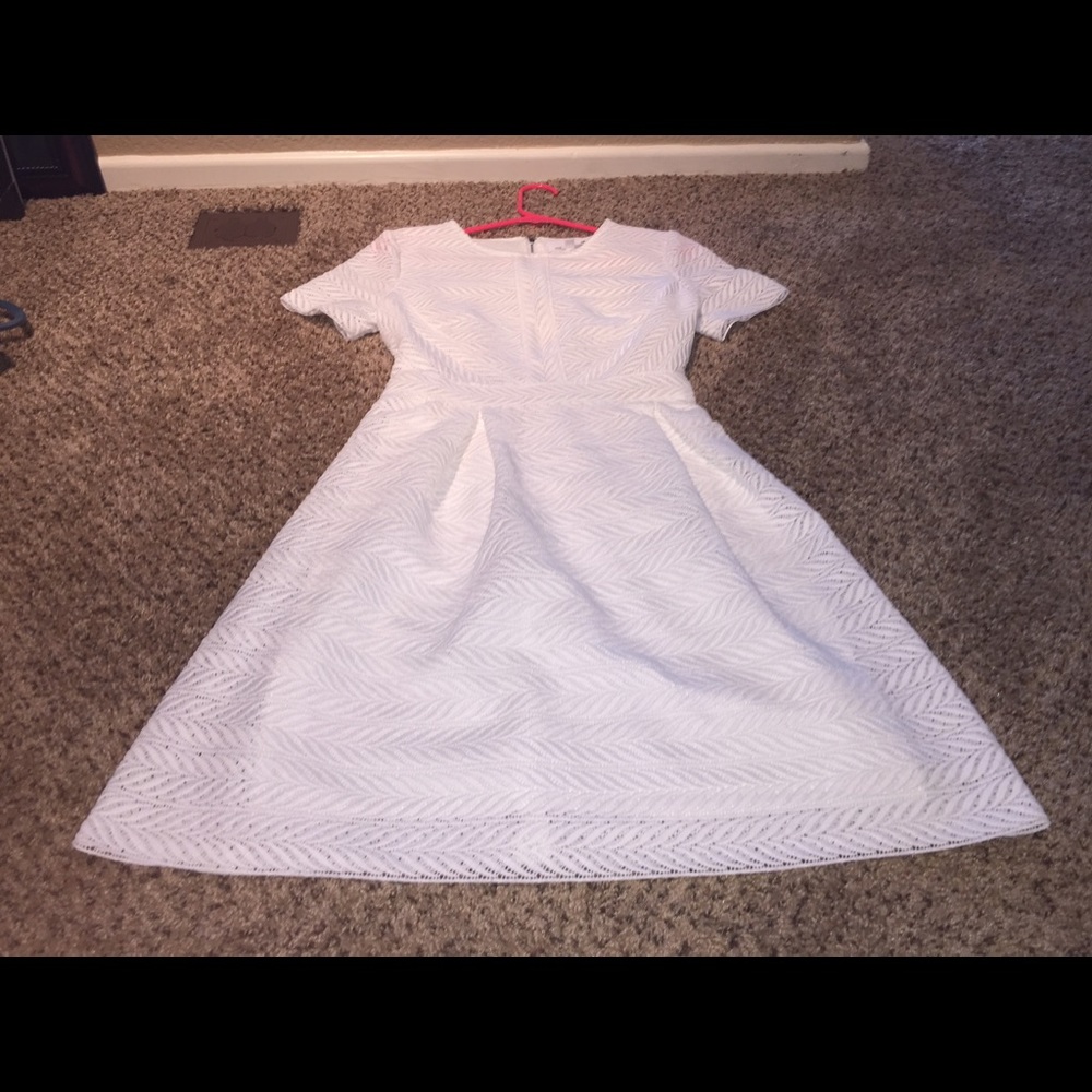 Mindy Mae’s Market white midi dress size small