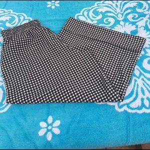 🌺 ZARA fun super wide leg cropped pants.