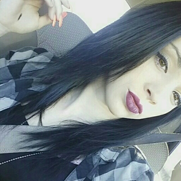 Meet your Posher, Kira - Picture 1 of 1