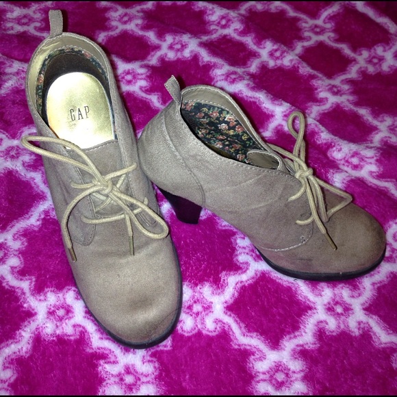 Taupe ankle booties - Picture 2 of 3